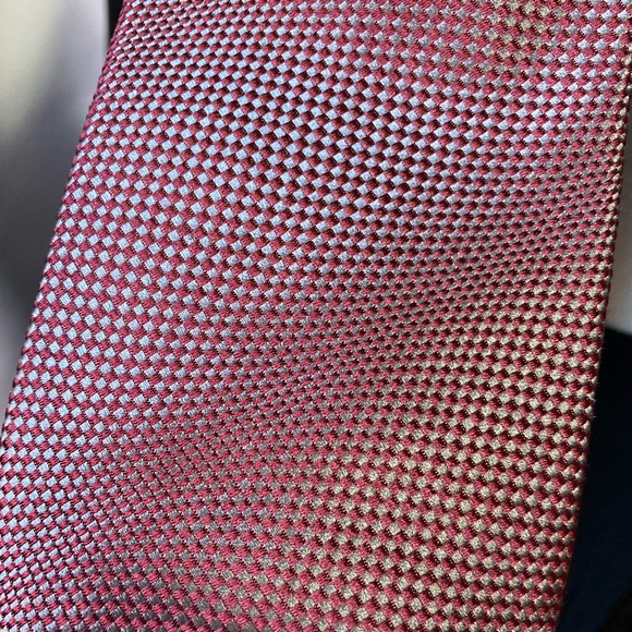 Giorgio Armani awesome woven silk pattern, deep maroon red and silver grey. - Picture 7 of 8